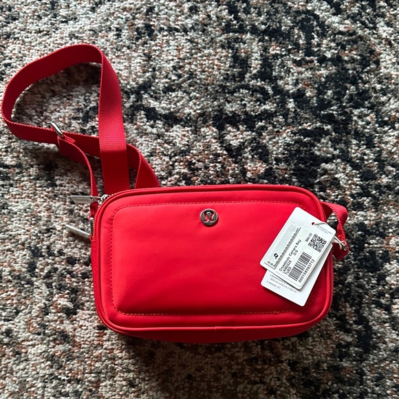 lululemon athletica Accessories - Lululemon Crossbody Camera Bag